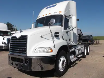 Reduced Price, 365hp 10.8L Mack MP7 Engine, 12sp Automatic Transmission, Air Brakes, Air Suspension,...