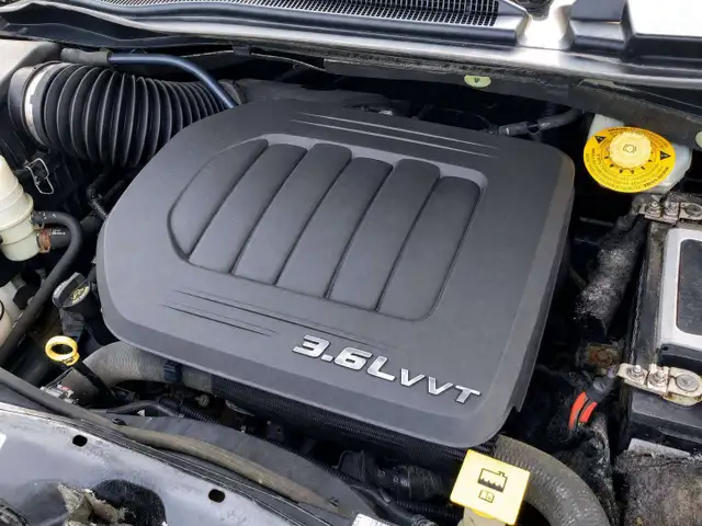 2015 Dodge Grand Caravan Canada Value Package | AS IS | FWD in Cars & Trucks in Mississauga / Peel Region - Image 32