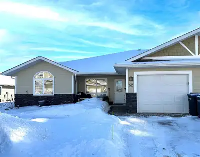 C15//Brandon/Bright bungalow Style Condo featuring 2 Bedrooms, 2 Bathrooms with an open concept floo...