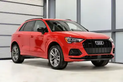 Traction intégrale Audi quattro / Modèle Komfort 40 avec l'Ensemble Canada Edition / Roues 19 pouces...
