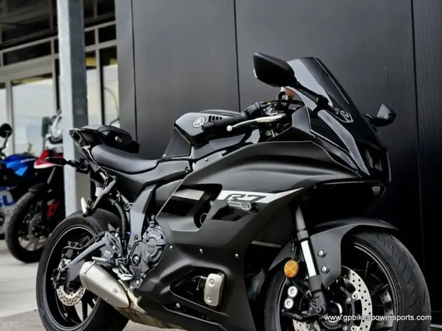 2024 Yamaha YZF-R1 R7 in Sport Bikes in Oshawa / Durham Region - Image 10