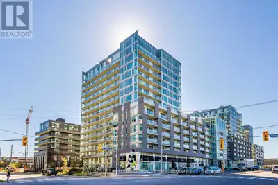 Rarely Offered 2 Bedroom + Den, 2-Story Loft Suite! Featuring Incredible 18Ft Ceilings Open To Above...