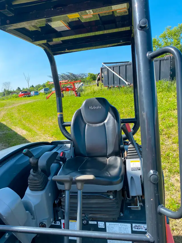2021 kubota 4.5 ton excavator low hours in Other in Fredericton - Image 6