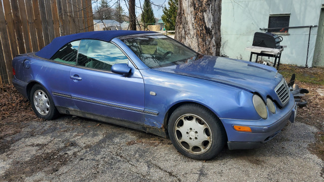 1999 and 2000 Mercedes CLK320 for parts or sale in Cars & Trucks in Owen Sound - Image 4