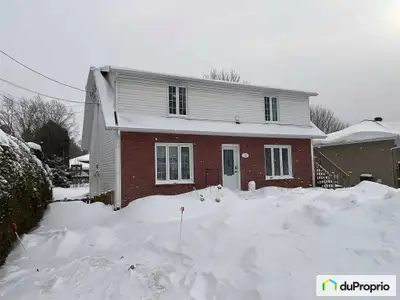 -- Négociable -- Duplex situé à St-Romuald, sur la rue Bellevue, reconnue pour sa vue exceptionnelle...