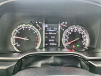 Cooled Seats, Leather Seats, Premium Audio, Apple CarPlay, Android Auto! Ready for any adventure, th... (image 9)