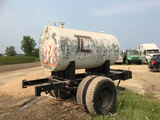 750 gallon steel water tank - Trailer with spray bar in Other in Winnipeg - Image 4