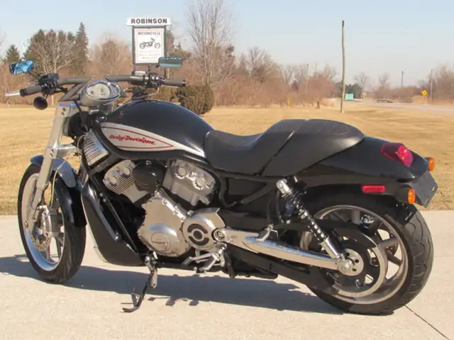 2006 Harley-Davidson VRSC R Street Rod in Street, Cruisers & Choppers in Leamington - Image 14