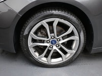 Fully Loaded, Leather and Memory Seats, LOW KMS and Fully Certified!!! Kijiji Engine: 4 Cylinder Eng... (image 4)