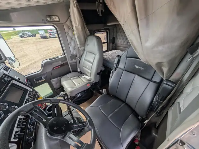 2019 KENWORTH T800 in Heavy Trucks in Saskatoon - Image 22
