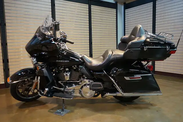 2019 Harley-Davidson Electra Glide Ultra Limited in Sport Touring in Medicine Hat - Image 9