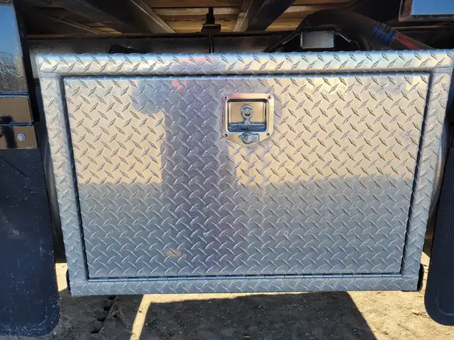 2013 WESTERN STAR 6900XD in Heavy Trucks in Saskatoon - Image 54