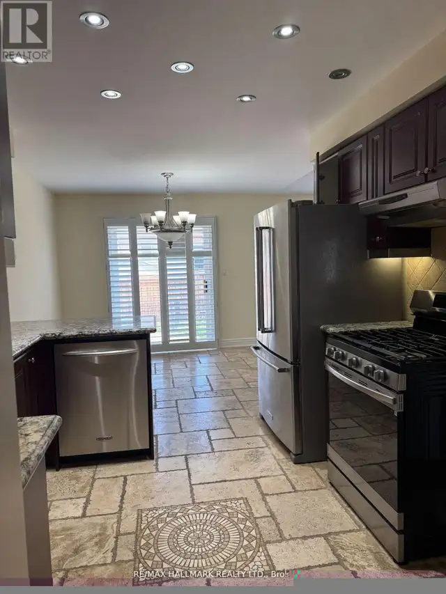 203 LANDSBRIDGE STREET Caledon (Bolton East), Ontario in Houses for Sale in Oakville / Halton Region - Image 10