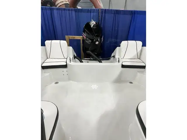 2023 Pro Sports 2000DC w/ 200XS XL Mercury & Galv Trailer in Powerboats & Motorboats in New Glasgow - Image 11