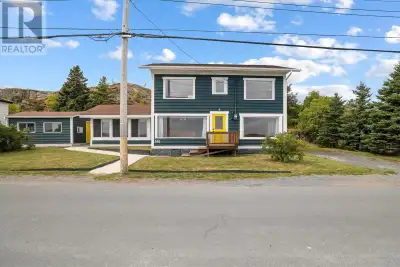 Welcome to this Oceanfront Oasis with Stunning Views Discover this charming 2-storey saltbox home, p...