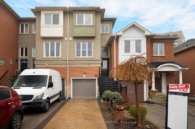 3+1 Bedroom Townhome! Prime Location in Richmond Hill! in Houses for Sale in Markham / York Region