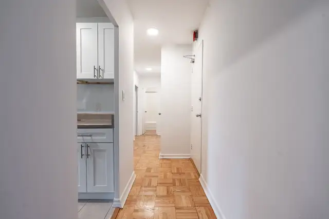 Three bedroom, Keele and Wilson - ID 2404 in Long Term Rentals in City of Toronto - Image 5