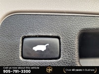 No accident Ontario vehicle with Lot of Options! Call (905) 791-3300 - Grey Leather/ Leatherette int... (image 9)
