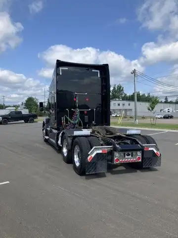 2022 Kenworth T680 in Heavy Trucks in Moncton - Image 6