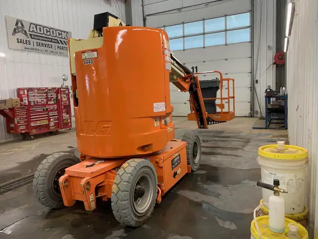 2014 JLG E300AJP in Heavy Equipment in Edmonton - Image 5