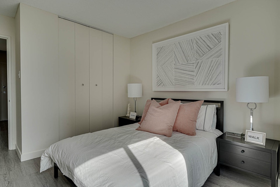 Carlton Tower - 1 Bedroom Apartment for Rent 3