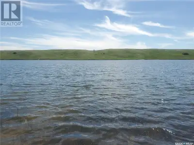 Recreational Paradise on the Shores of Reid Lake! This 32-foot 5th Wheel RV sits on a beautifully tr...