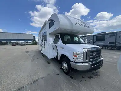 Thor Motor Coach Four Winds 28A Adventure-Ready ComfortHit the road in style with this versatile Cla...
