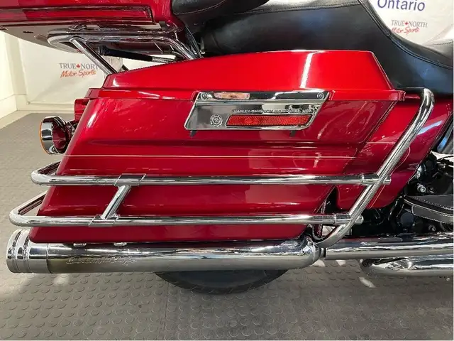 2013 Harley-Davidson Electra Glide Ultra Classic CANADIAN HARLEY in Sport Touring in North Bay - Image 10