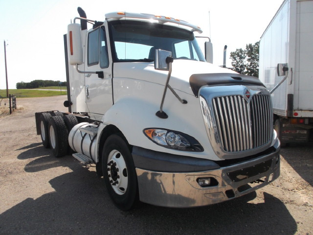 2011 INTERNATIONAL PROSTAR+ EAGLE T/A CAB & CHASSIS TRUCK in Heavy Trucks in Red Deer - Image 2