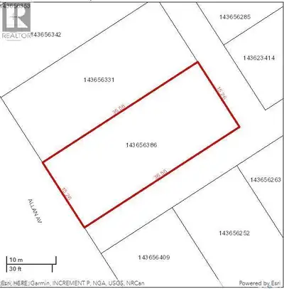 303 Allan Ave is located in Saltcoats , only 20 mins of the City of Yorkton for quick access to all...