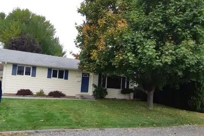 Lg 3 Bedroom Rancher in nice family neighborhood. Lg fenced in yard, washer/dryer, dishwasher. 1 bat...