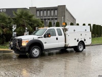 2015 Ford F-450 Super Duty Service Truck Cruise Control PIAA Fog Lights Tow Haul Mode 4X4 Gear Selec... (image 4)