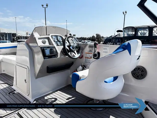 2023 STARCRAFT SVX 211 OB 140hp deck boat bateau Ponte in Powerboats & Motorboats in Laval / North Shore - Image 15