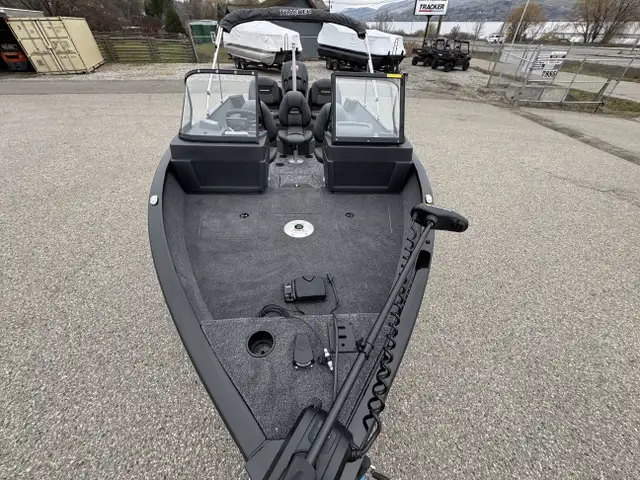2026 TRACKER ProGuide V-175 Combo Fish & Ski-Fishing boat in Powerboats & Motorboats in Prince Albert - Image 28