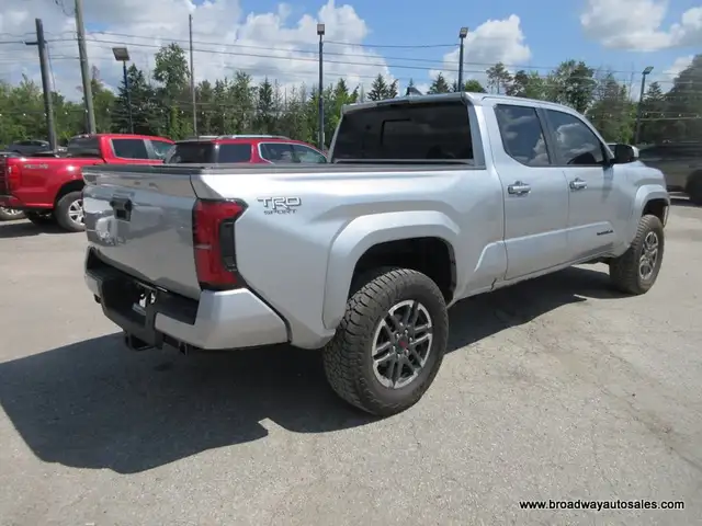 2024 Toyota Tacoma LIKE NEW TRD-VERSION 5 PASSENGER 2.4L - DOHC. in Cars & Trucks in Markham / York Region - Image 9