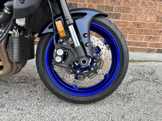 2024 Yamaha MT-10 **ONE OWNER** **RACEFIT PIPE** in Street, Cruisers & Choppers in Markham / York Region - Image 8