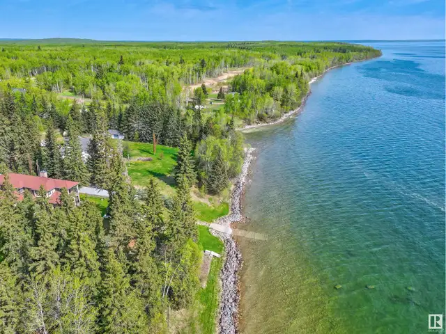 2202 28 ST Cold Lake, Alberta in Houses for Sale in Edmonton - Image 4