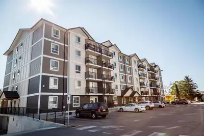 Broadstreet's Ridgecrest Place offers 1, 2, and 3 bedroom pet friendly apartments for rent in the bu...