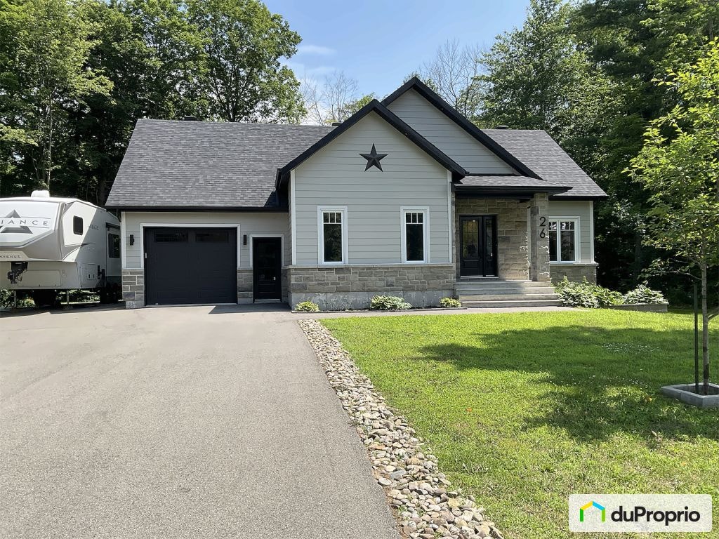 $758,000 - Intergenerational for sale in St-Andre-D'Argenteuil — photo 1