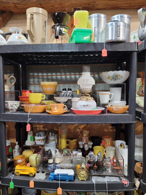 Colourful BIG update Photos vintage kitchen kkitchenware SALE in Kitchen & Dining Wares in St. Catharines - Image 2