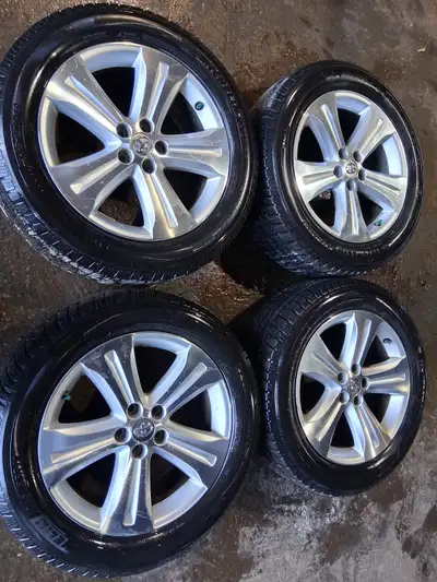 RIMS 19" OEM Alloy Rims Off of a 2014 Toyota Highlander With Tire Pressure Sensors 5x114.3 TIRES 245...