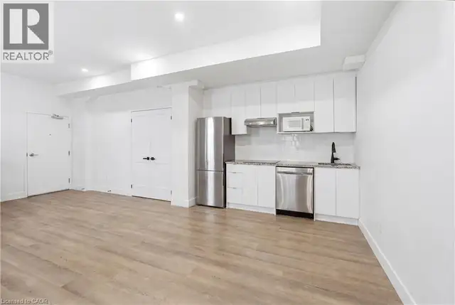 45 WELLINGTON Street N Hamilton, Ontario in Houses for Sale in Kitchener / Waterloo - Image 17