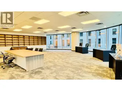 Bosa Waterfront Centre in the heart of Downtown Vancouver. This AAA-Class office offers premium work...