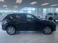 ===== Key Features ===== * 47,860 km * No Reported Accidents * BC-Owned * Signature Trim * All-Wheel... (image 4)