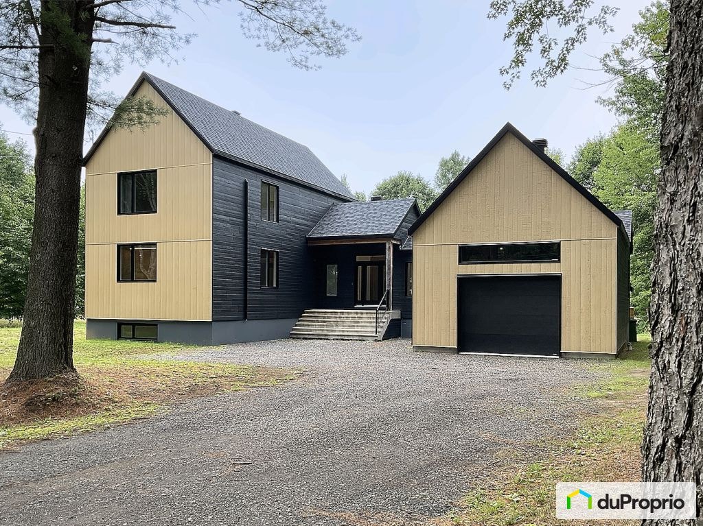 $759,000 - 2 Storey for sale in St-Bonaventure — photo 1