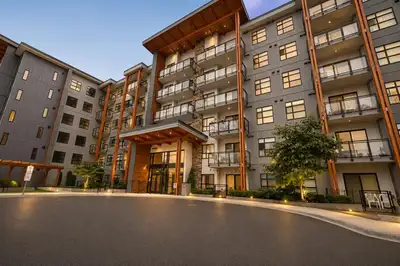 Welcome to Scott & Nicholson in Sunshine Hills, This beautiful Ground Floor Unit, the unit offers 2...