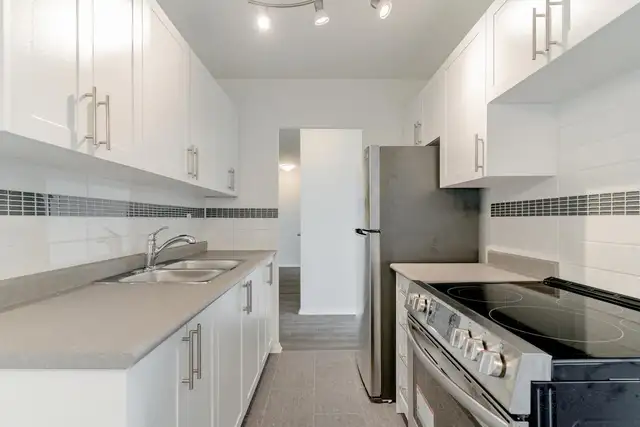 Sheppard Manor Apartments - 2 Bedroom available at 11 Dervock Cr in Long Term Rentals in Markham / York Region - Image 8