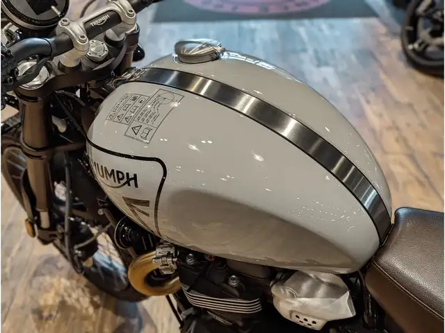 2025 Triumph Scrambler 1200 X // Ash Grey w/ Headlight Grill, Hi in Sport Bikes in Winnipeg - Image 10