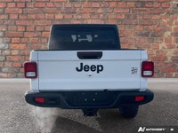 This Jeep Gladiator boasts a Regular Unleaded V-6 3.6 L/220 engine powering this Automatic transmiss... (image 3)