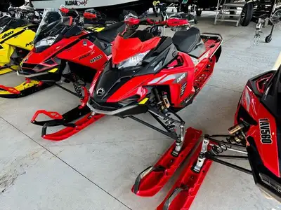 DEAL OF THE WEEK $14,499 + HST & LICENSING SALE ENDS SUNDAY, NOVEMBER 16, 2025 2022 LYNX RAVE RE 850...